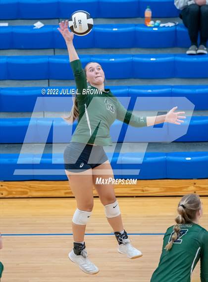 Thumbnail 1 in Cathedral vs. Brownsburg (IHSAA 4A Regional semi-final) photogallery.