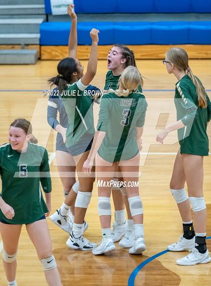 Thumbnail 2 in Cathedral vs. Brownsburg (IHSAA 4A Regional semi-final) photogallery.