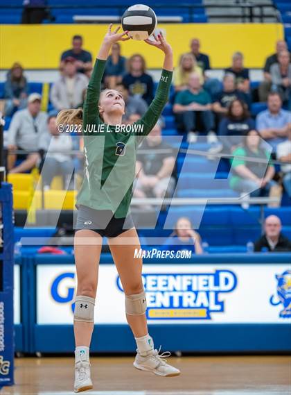 Thumbnail 2 in Cathedral vs. Brownsburg (IHSAA 4A Regional semi-final) photogallery.