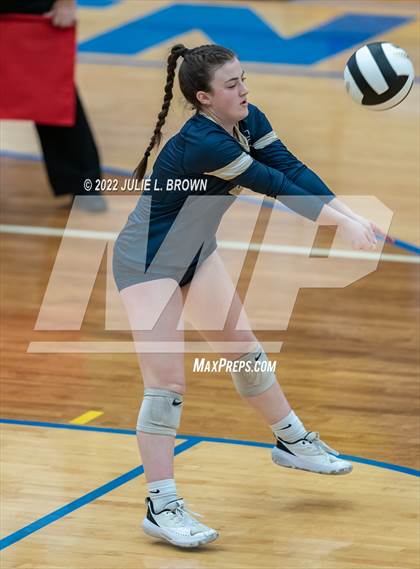 Thumbnail 1 in Cathedral vs. Brownsburg (IHSAA 4A Regional semi-final) photogallery.