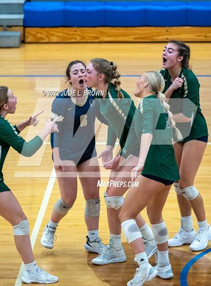 Thumbnail 2 in Cathedral vs. Brownsburg (IHSAA 4A Regional semi-final) photogallery.