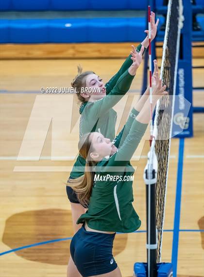 Thumbnail 1 in Cathedral vs. Brownsburg (IHSAA 4A Regional semi-final) photogallery.