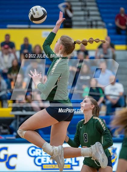 Thumbnail 3 in Cathedral vs. Brownsburg (IHSAA 4A Regional semi-final) photogallery.