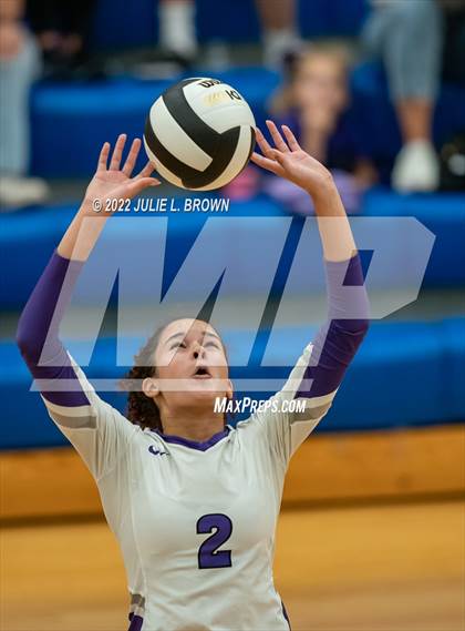 Thumbnail 1 in Cathedral vs. Brownsburg (IHSAA 4A Regional semi-final) photogallery.