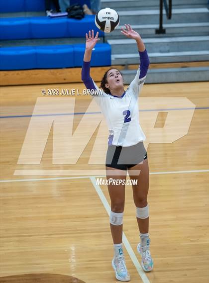 Thumbnail 1 in Cathedral vs. Brownsburg (IHSAA 4A Regional semi-final) photogallery.