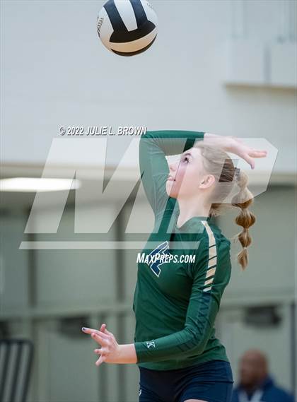 Thumbnail 1 in Cathedral vs. Brownsburg (IHSAA 4A Regional semi-final) photogallery.