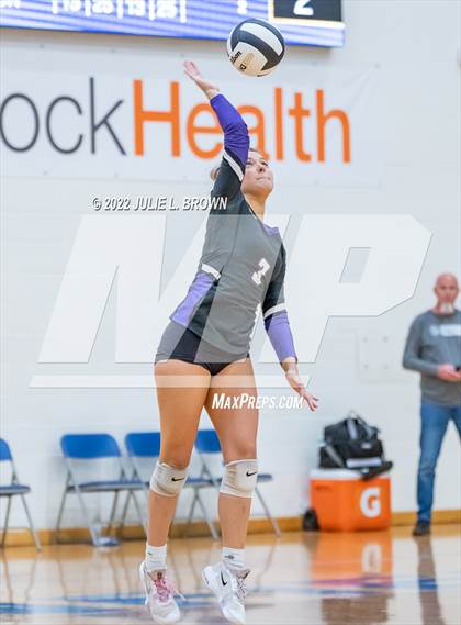 Thumbnail 3 in Cathedral vs. Brownsburg (IHSAA 4A Regional semi-final) photogallery.