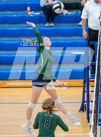 Thumbnail 2 in Cathedral vs. Brownsburg (IHSAA 4A Regional semi-final) photogallery.