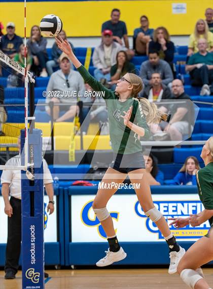 Thumbnail 1 in Cathedral vs. Brownsburg (IHSAA 4A Regional semi-final) photogallery.
