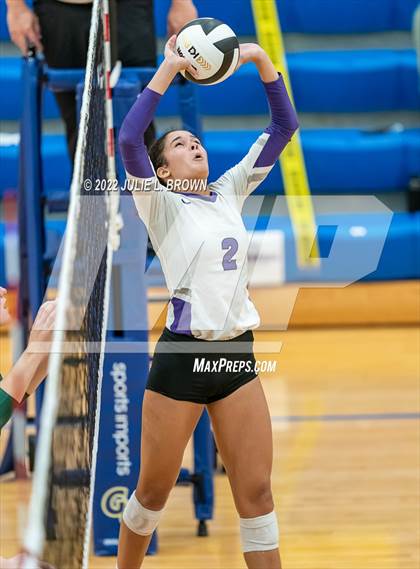 Thumbnail 2 in Cathedral vs. Brownsburg (IHSAA 4A Regional semi-final) photogallery.