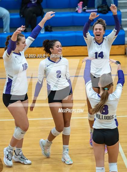 Thumbnail 3 in Cathedral vs. Brownsburg (IHSAA 4A Regional semi-final) photogallery.