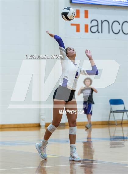 Thumbnail 2 in Cathedral vs. Brownsburg (IHSAA 4A Regional semi-final) photogallery.