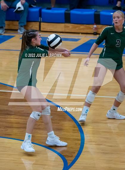 Thumbnail 1 in Cathedral vs. Brownsburg (IHSAA 4A Regional semi-final) photogallery.