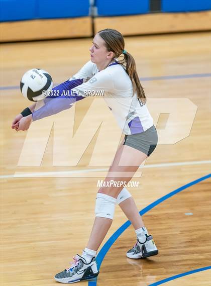 Thumbnail 2 in Cathedral vs. Brownsburg (IHSAA 4A Regional semi-final) photogallery.