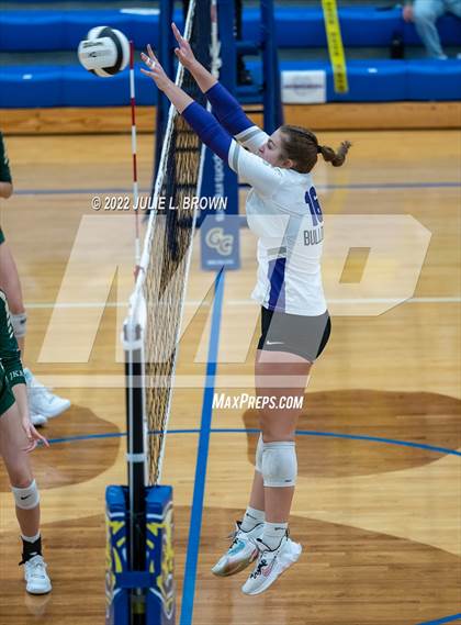 Thumbnail 2 in Cathedral vs. Brownsburg (IHSAA 4A Regional semi-final) photogallery.