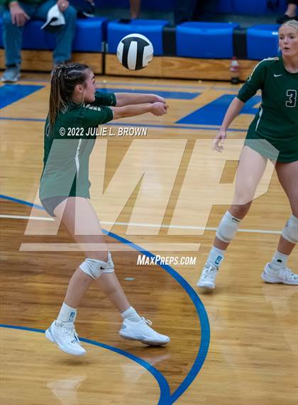 Thumbnail 2 in Cathedral vs. Brownsburg (IHSAA 4A Regional semi-final) photogallery.