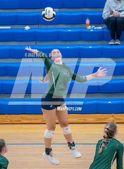 Thumbnail 3 in Cathedral vs. Brownsburg (IHSAA 4A Regional semi-final) photogallery.