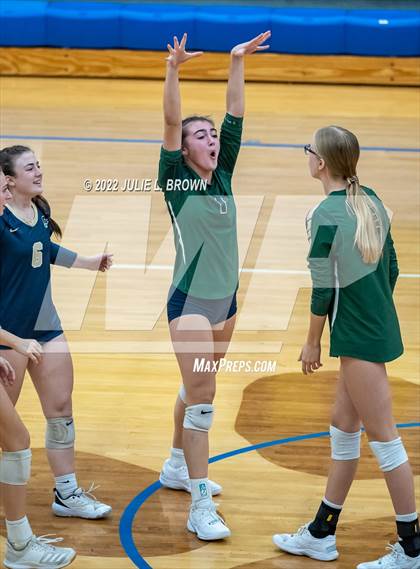Thumbnail 1 in Cathedral vs. Brownsburg (IHSAA 4A Regional semi-final) photogallery.