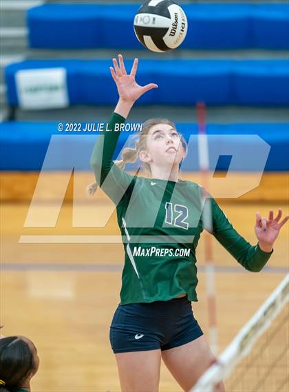 Thumbnail 2 in Cathedral vs. Brownsburg (IHSAA 4A Regional semi-final) photogallery.