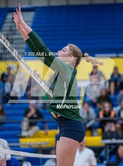 Thumbnail 2 in Cathedral vs. Brownsburg (IHSAA 4A Regional semi-final) photogallery.