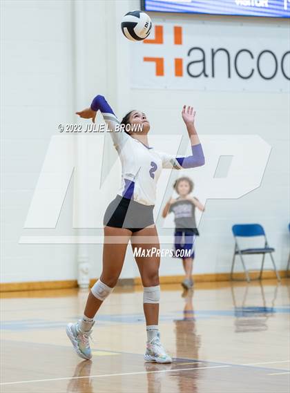Thumbnail 1 in Cathedral vs. Brownsburg (IHSAA 4A Regional semi-final) photogallery.