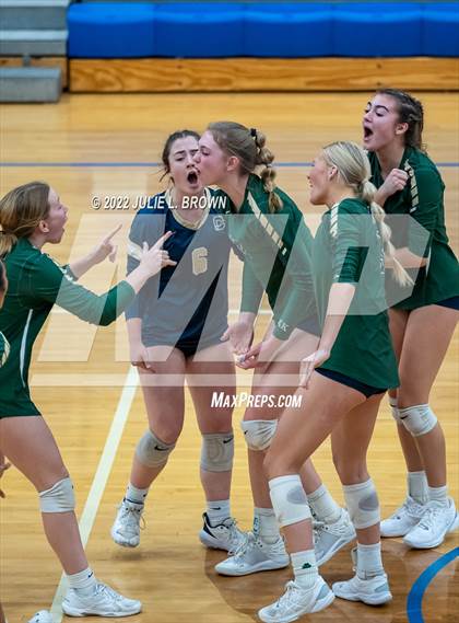 Thumbnail 3 in Cathedral vs. Brownsburg (IHSAA 4A Regional semi-final) photogallery.