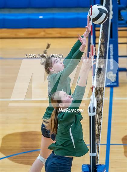 Thumbnail 1 in Cathedral vs. Brownsburg (IHSAA 4A Regional semi-final) photogallery.