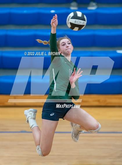 Thumbnail 3 in Cathedral vs. Brownsburg (IHSAA 4A Regional semi-final) photogallery.