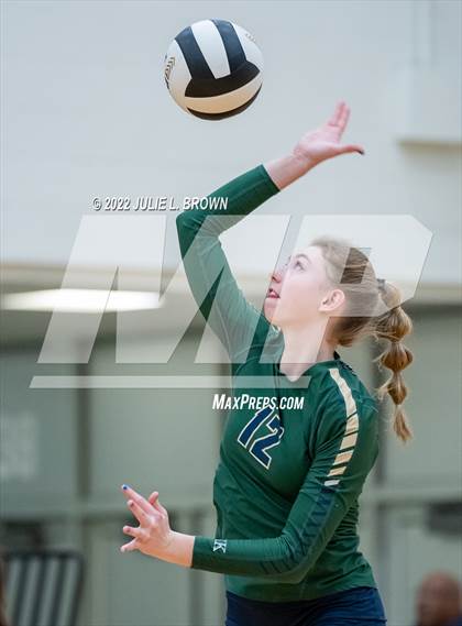Thumbnail 2 in Cathedral vs. Brownsburg (IHSAA 4A Regional semi-final) photogallery.