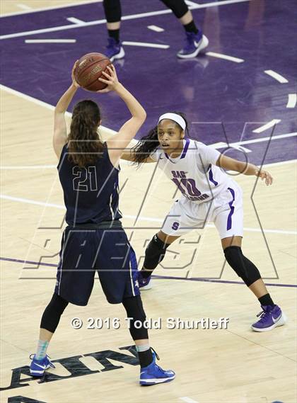Thumbnail 3 in Sacramento vs. Elk Grove (CIF NorCal Regional D2 Final) photogallery.