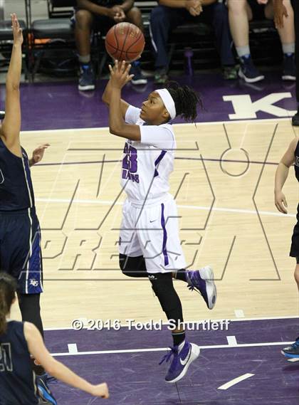 Thumbnail 3 in Sacramento vs. Elk Grove (CIF NorCal Regional D2 Final) photogallery.