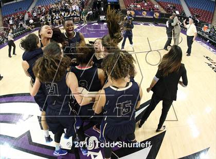 Thumbnail 2 in Sacramento vs. Elk Grove (CIF NorCal Regional D2 Final) photogallery.