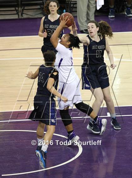 Thumbnail 2 in Sacramento vs. Elk Grove (CIF NorCal Regional D2 Final) photogallery.