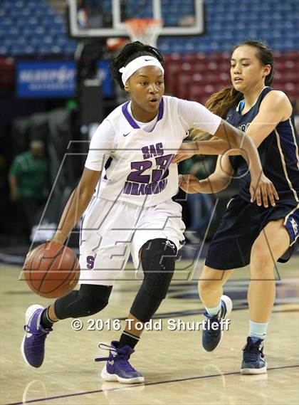 Thumbnail 1 in Sacramento vs. Elk Grove (CIF NorCal Regional D2 Final) photogallery.