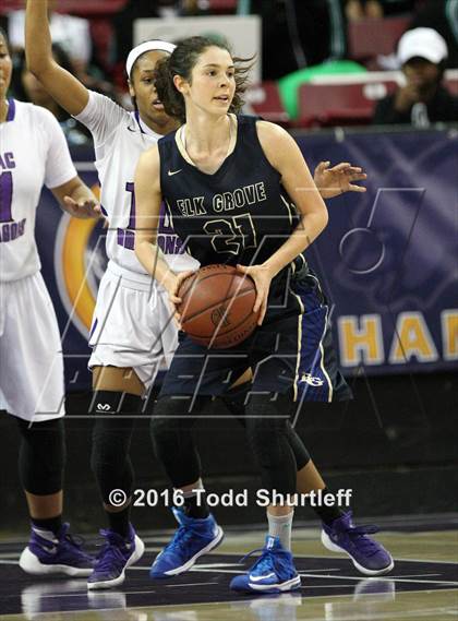 Thumbnail 1 in Sacramento vs. Elk Grove (CIF NorCal Regional D2 Final) photogallery.