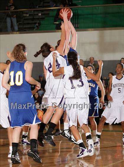 Thumbnail 3 in Louisville vs. Los Angeles Baptist (Providence Tournmanent) photogallery.
