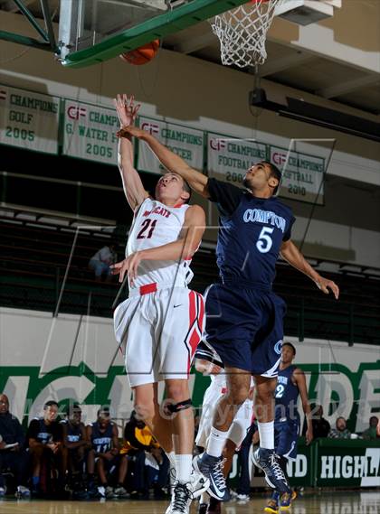 Thumbnail 1 in Compton vs. Redlands East Valley (Inland Empire Classic) photogallery.