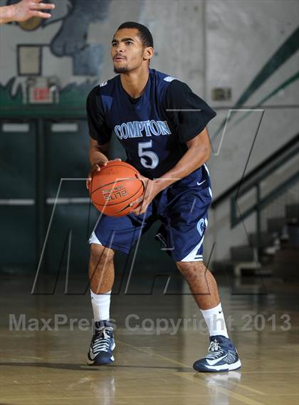 Thumbnail 3 in Compton vs. Redlands East Valley (Inland Empire Classic) photogallery.