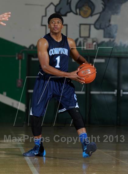 Thumbnail 3 in Compton vs. Redlands East Valley (Inland Empire Classic) photogallery.