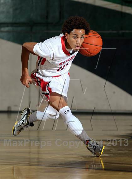 Thumbnail 1 in Compton vs. Redlands East Valley (Inland Empire Classic) photogallery.