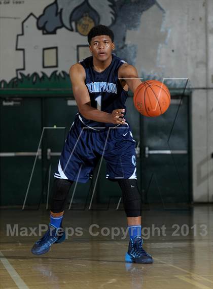 Thumbnail 3 in Compton vs. Redlands East Valley (Inland Empire Classic) photogallery.