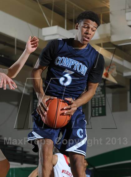 Thumbnail 2 in Compton vs. Redlands East Valley (Inland Empire Classic) photogallery.