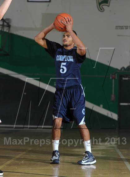 Thumbnail 3 in Compton vs. Redlands East Valley (Inland Empire Classic) photogallery.