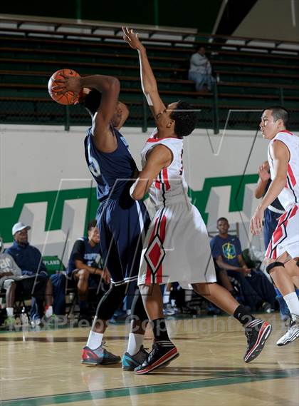 Thumbnail 2 in Compton vs. Redlands East Valley (Inland Empire Classic) photogallery.