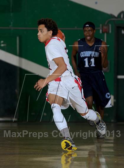 Thumbnail 2 in Compton vs. Redlands East Valley (Inland Empire Classic) photogallery.