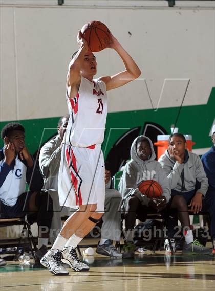 Thumbnail 2 in Compton vs. Redlands East Valley (Inland Empire Classic) photogallery.