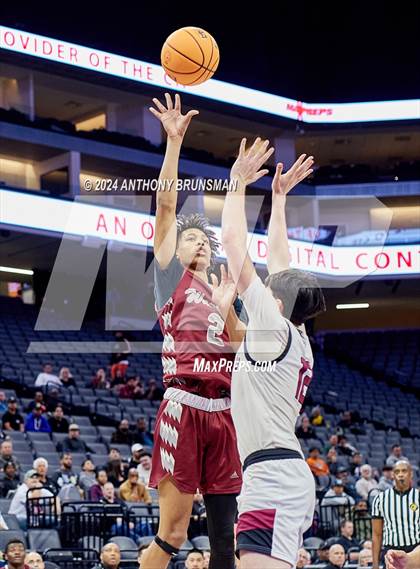 Thumbnail 2 in Bishop Alemany vs Santa Cruz (CIF State D3 Final) photogallery.