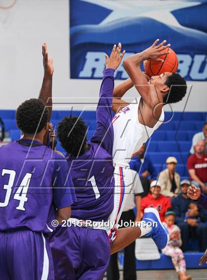 Thumbnail 2 in Dickinson vs. Humble (McDonald's Texas Invitational) photogallery.