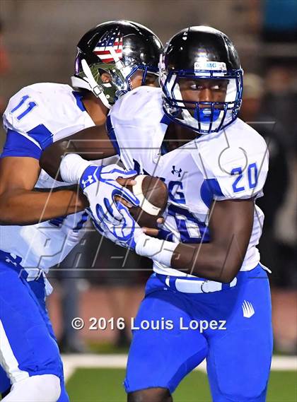 Thumbnail 1 in Centennial vs. IMG Academy (Honor Bowl Series) photogallery.
