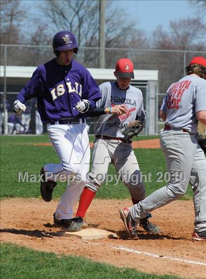 Thumbnail 1 in MIneola @ Islip photogallery.